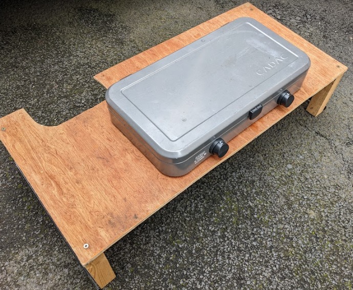 sliding table with camping hob